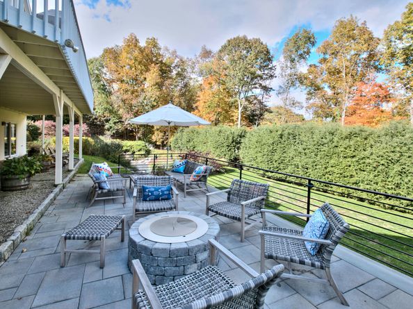 28 Old Orchard Drive, Weston CT 06883