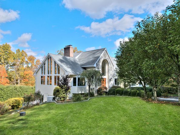 28 Old Orchard Drive, Weston CT 06883