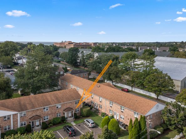 40 Lindstrom Road 40, Stamford CT 06902