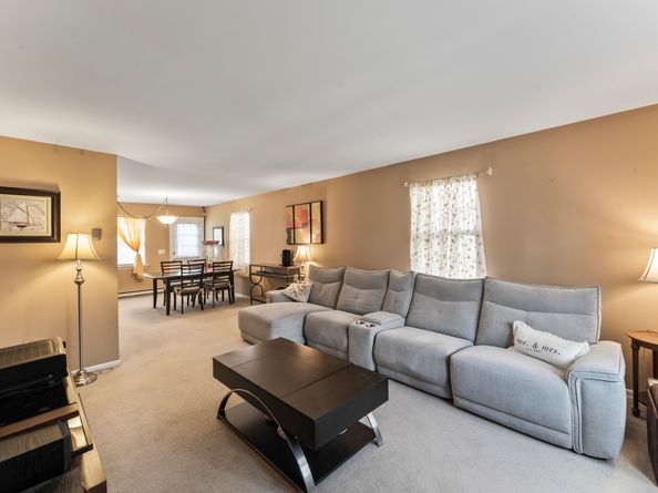 40 Lindstrom Road 40, Stamford CT 06902