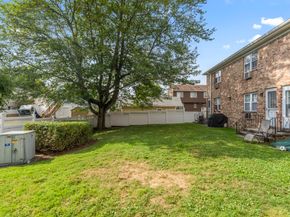 40 Lindstrom Road 40, Stamford CT 06902
