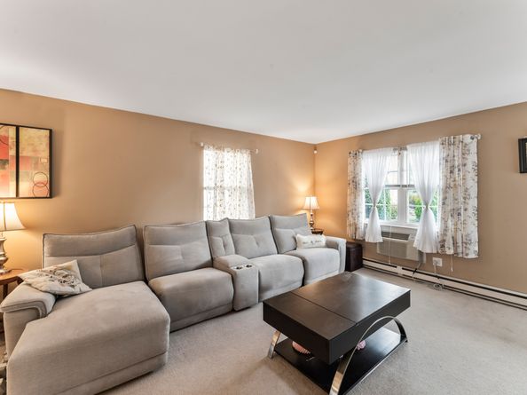 40 Lindstrom Road 40, Stamford CT 06902
