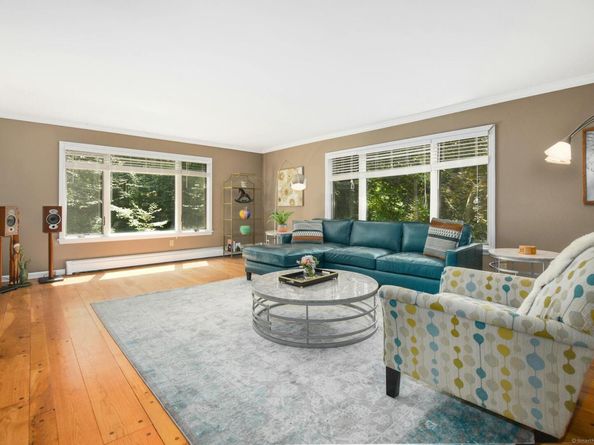 8 Oak Lane, Weston CT 06883
