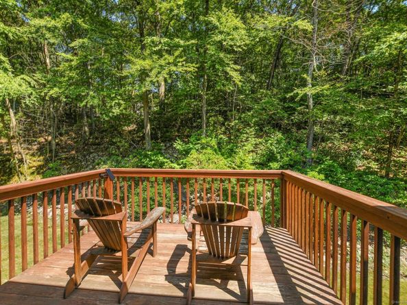 8 Oak Lane, Weston CT 06883