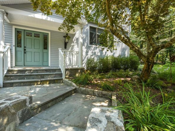 8 Oak Lane, Weston CT 06883