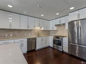570 Innes Avenue 304, San Francisco CA 94124