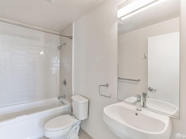 570 Innes Avenue 304, San Francisco CA 94124