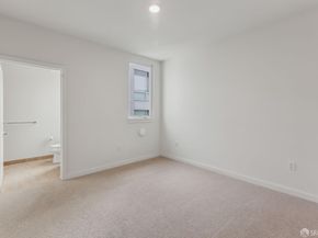 570 Innes Avenue 304, San Francisco CA 94124