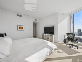 301 Mission Street 52D, San Francisco CA 94105