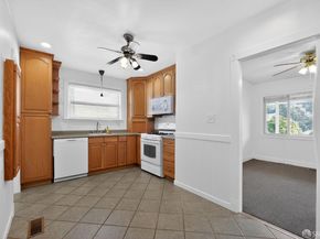 8125 Earl Street, Oakland CA 94605