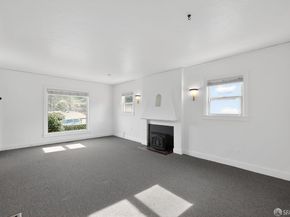 8125 Earl Street, Oakland CA 94605