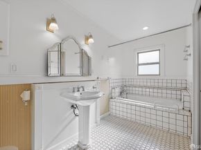 8125 Earl Street, Oakland CA 94605