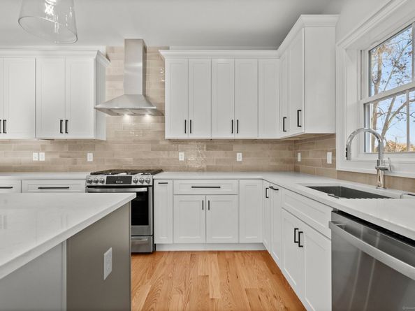 6 Fieldstone Court, Bethel CT 06801
