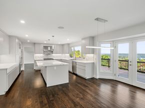 11 Hillcrest Drive, New Fairfield CT 06812