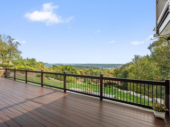 11 Hillcrest Drive, New Fairfield CT 06812