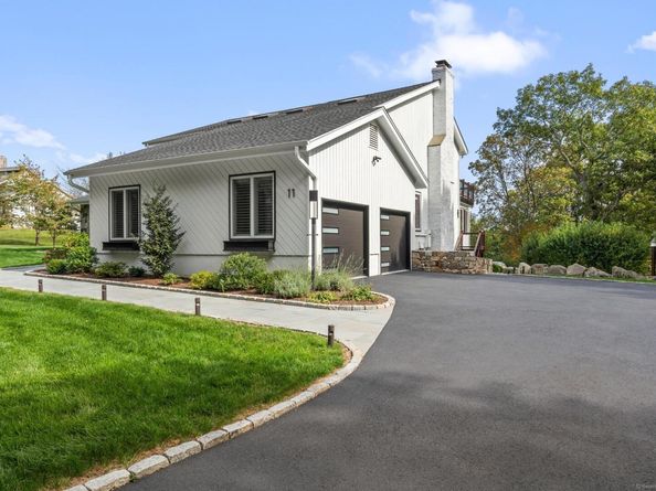 11 Hillcrest Drive, New Fairfield CT 06812