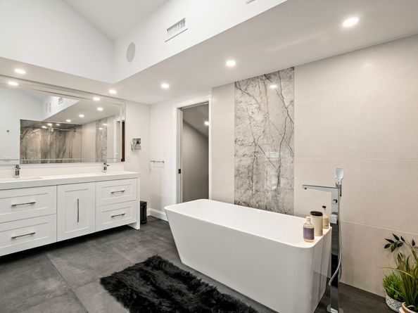 11 Hillcrest Drive, New Fairfield CT 06812