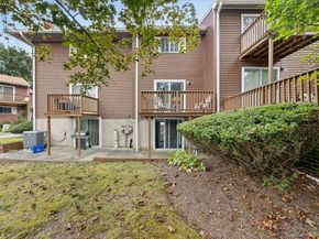 225 Edgemoor Road APT H, Bridgeport CT 06606