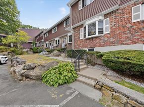 225 Edgemoor Road APT H, Bridgeport CT 06606