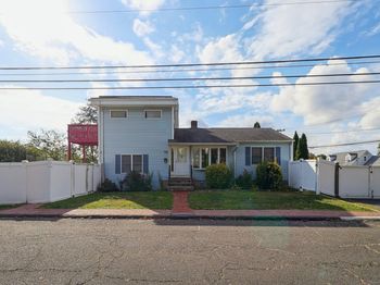 2 Coldspring Street