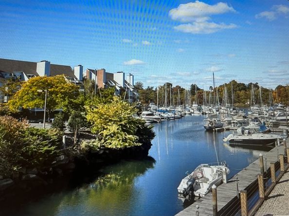 105 Harbor Drive APT 106, Stamford CT 06902