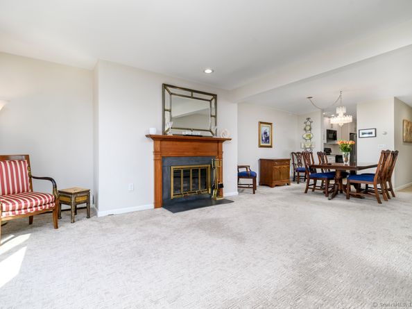 105 Harbor Drive APT 106, Stamford CT 06902