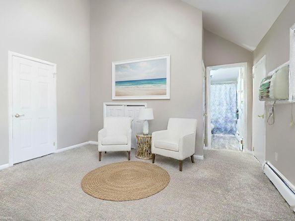 105 Harbor Drive APT 106, Stamford CT 06902