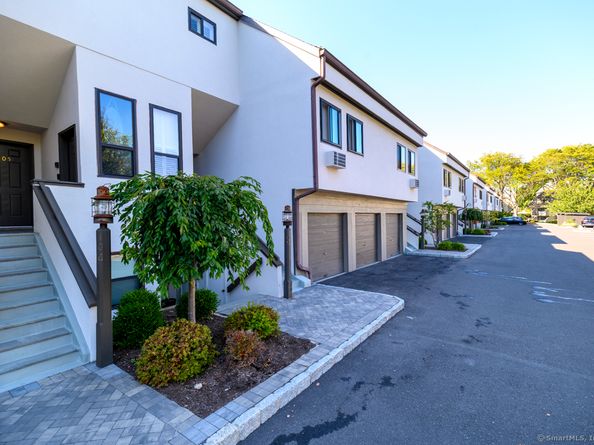 105 Harbor Drive APT 106, Stamford CT 06902