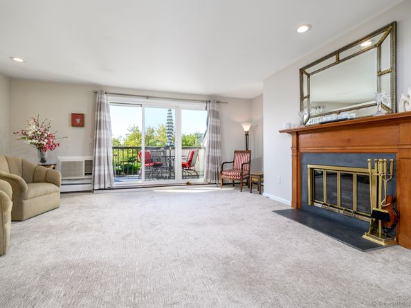 105 Harbor Drive APT 106, Stamford CT 06902