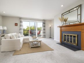 105 Harbor Drive APT 106, Stamford CT 06902