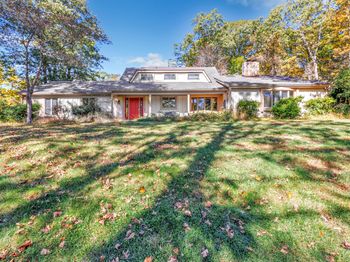 65 Cloverdale Avenue