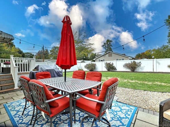 120 Bittersweet Lane, Stratford CT 06614