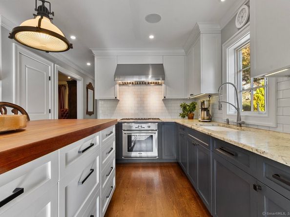 218 N Taylor Avenue, Norwalk CT 06854