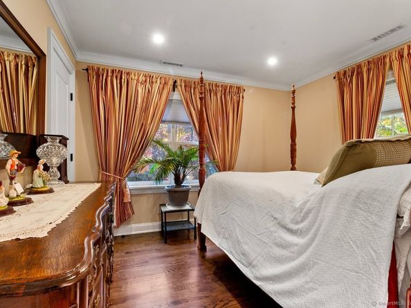 218 N Taylor Avenue, Norwalk CT 06854