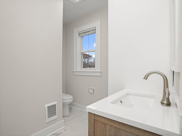 21 Holcomb Avenue, Stamford CT 06906