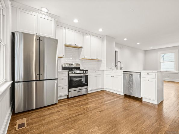 21 Holcomb Avenue, Stamford CT 06906