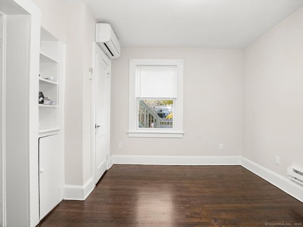 21 Holcomb Avenue, Stamford CT 06906