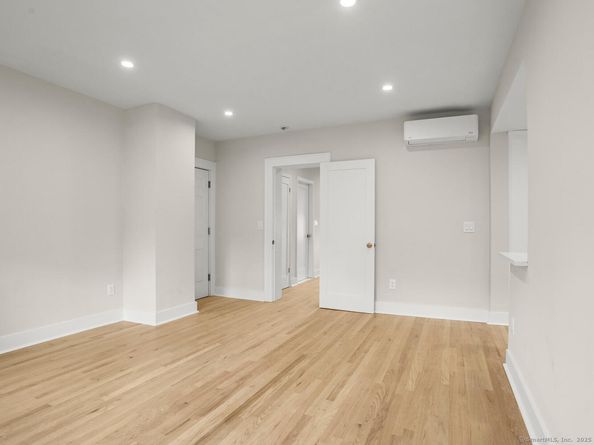 21 Holcomb Avenue, Stamford CT 06906