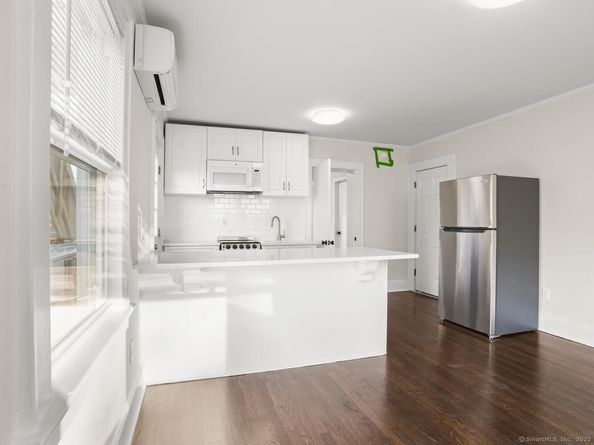 21 Holcomb Avenue, Stamford CT 06906