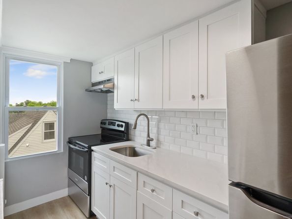 21 Holcomb Avenue, Stamford CT 06906