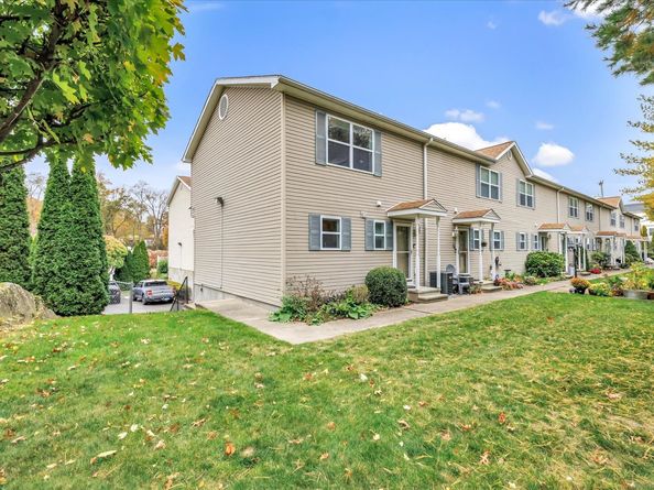 5 Rockland Road APT A8, Norwalk CT 06854