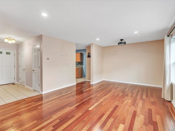 5 Rockland Road APT A8, Norwalk CT 06854