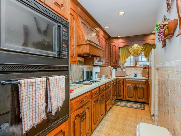 760 Howe Avenue, Shelton CT 06484