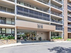 44 Strawberry Hill Avenue 5L, Stamford CT 06902