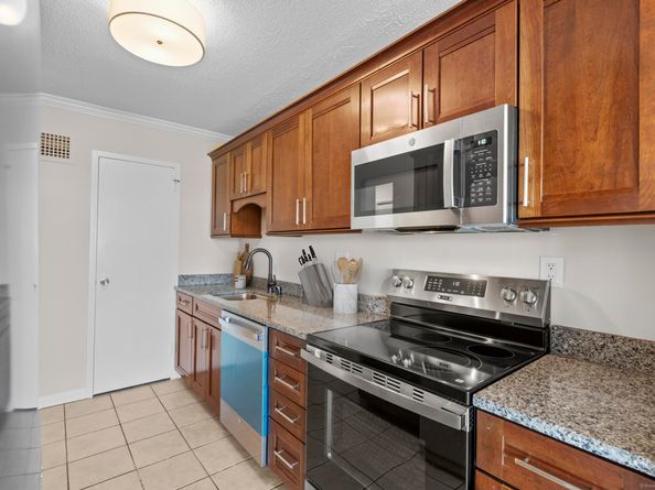 44 Strawberry Hill Avenue 5L, Stamford CT 06902