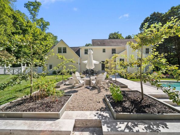 6 Saugatuck Ridge Road, Danbury CT 06810