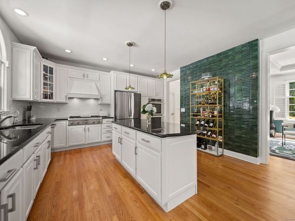 6 Saugatuck Ridge Road, Danbury CT 06810