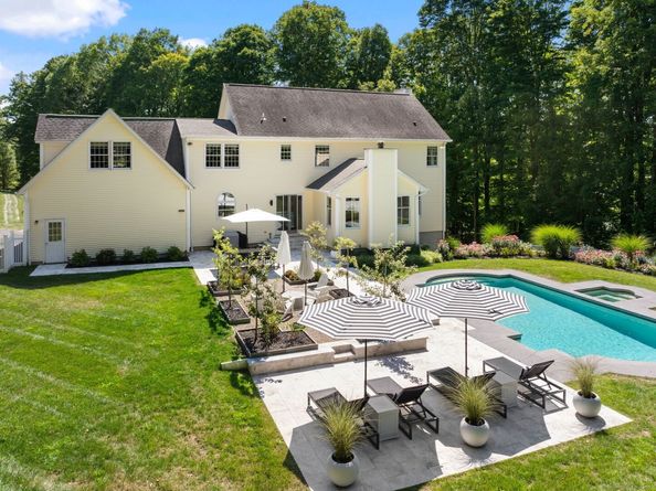 6 Saugatuck Ridge Road, Danbury CT 06810