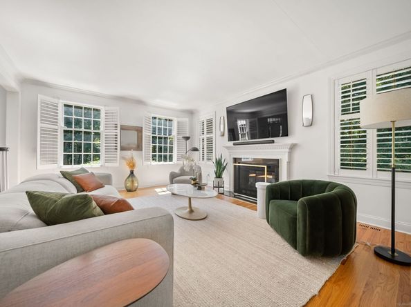 6 Saugatuck Ridge Road, Danbury CT 06810