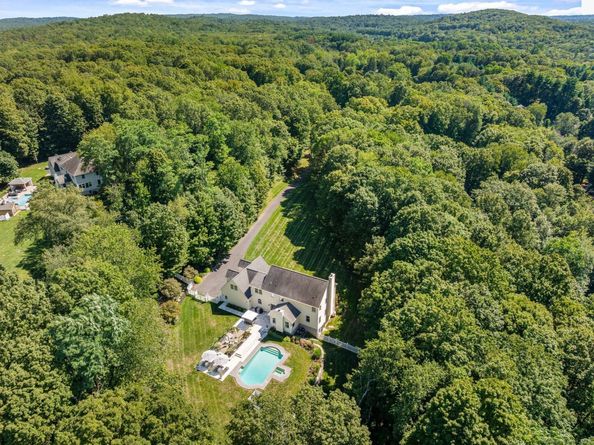 6 Saugatuck Ridge Road, Danbury CT 06810